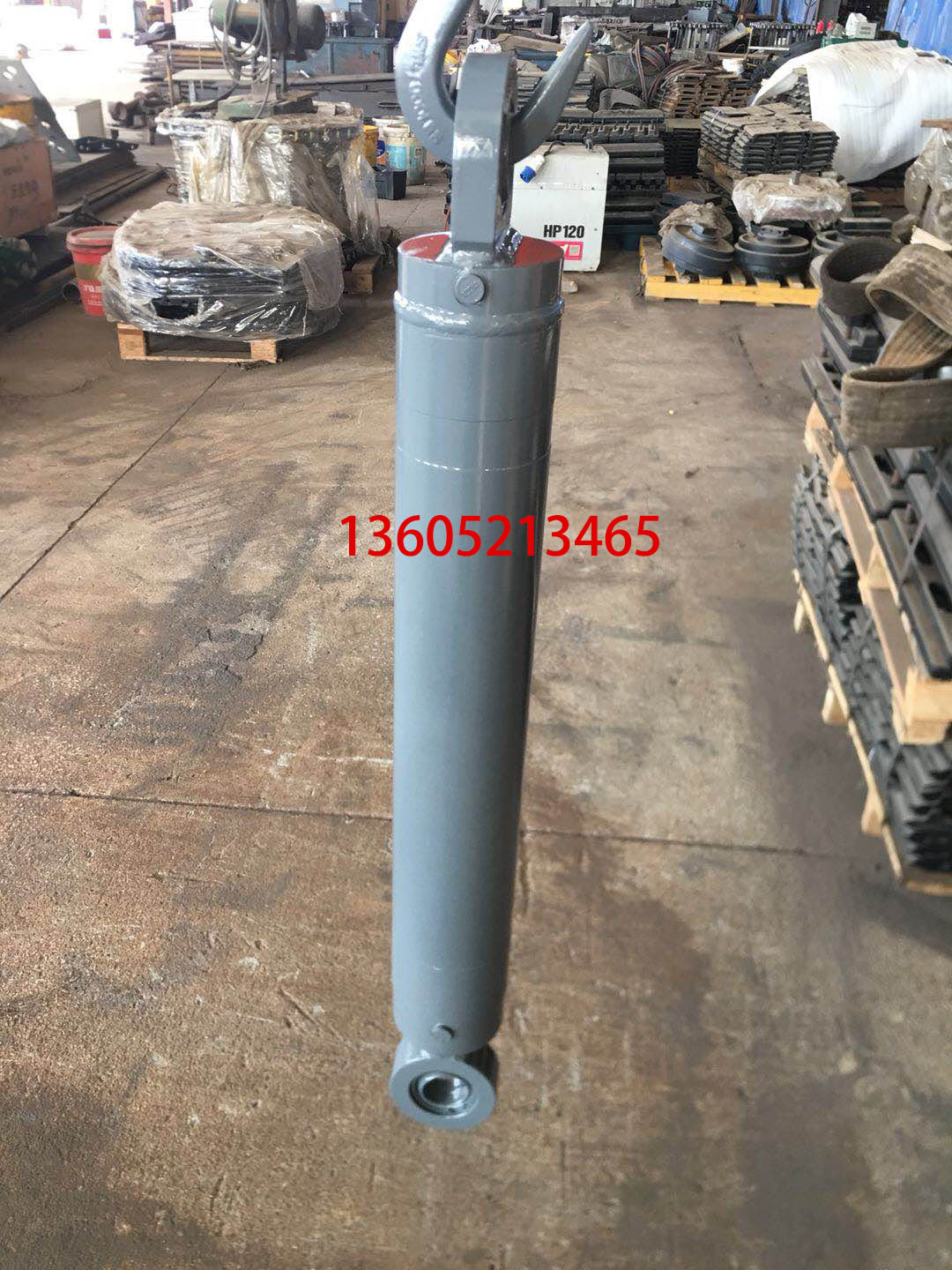 Lift cylinder of Vogler S2500 paver