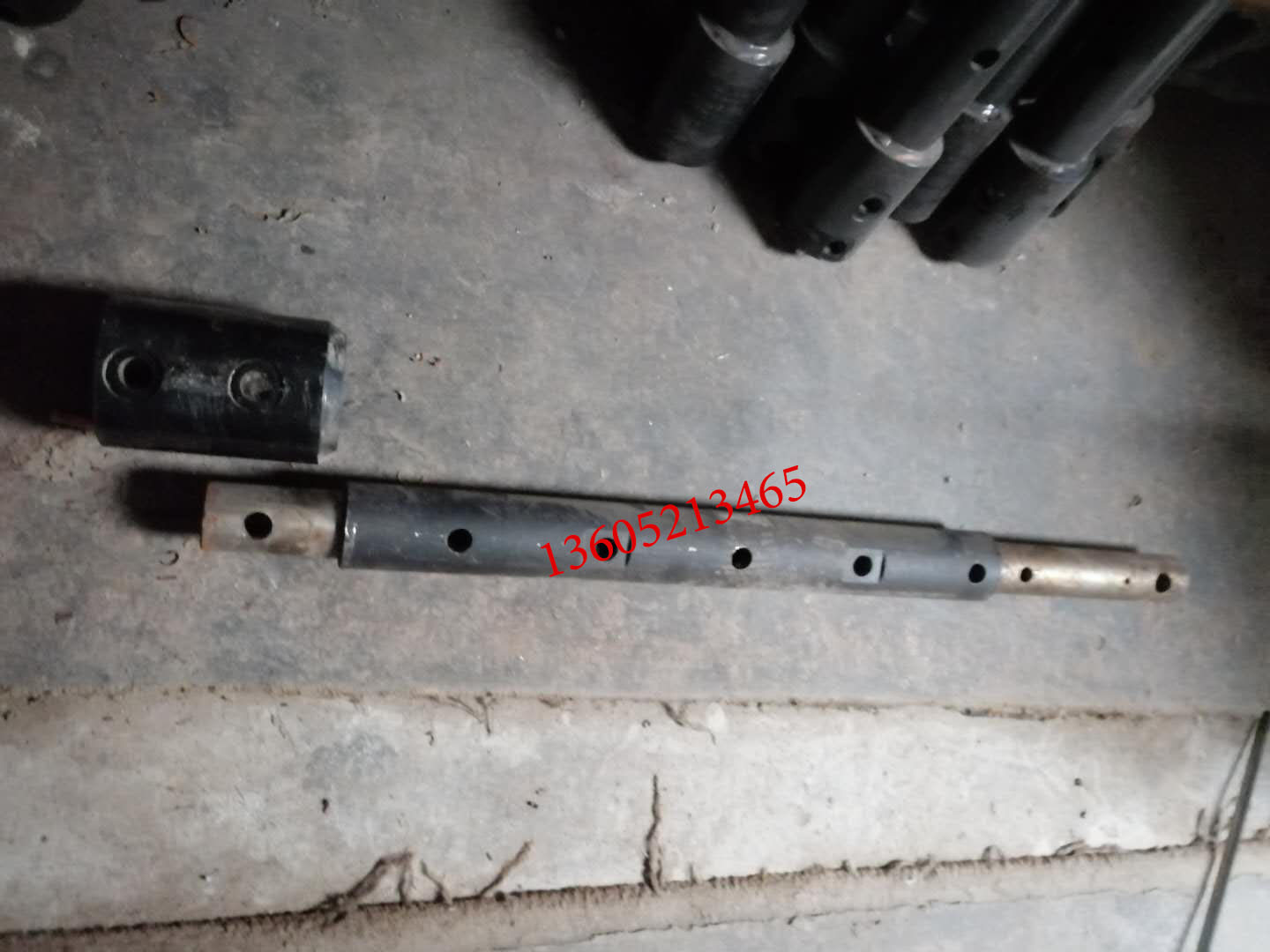 Vogler 1880-3L paver auger shaft