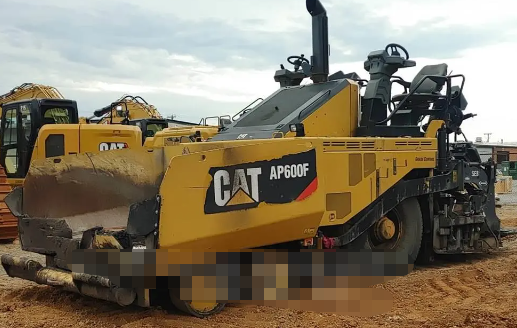 Remanufacturing used Caterpillar AP600F paver
