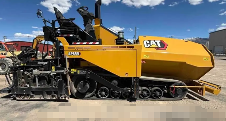 Remanufacturing used Caterpillar AP655 roller
