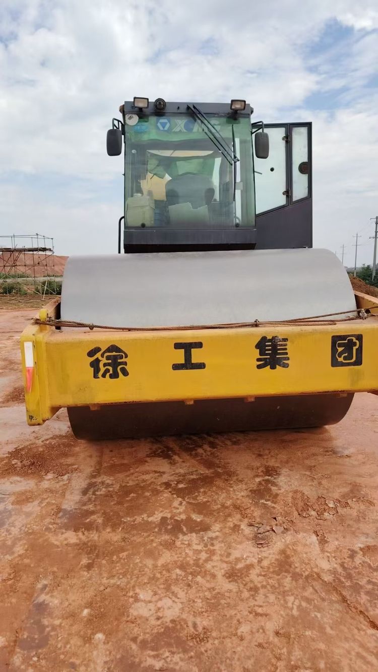 Remanufacturing second-hand XCMG 262 single drum r