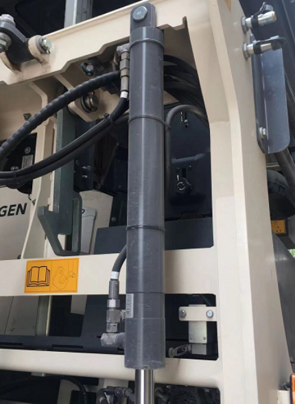 Milling machine rear door lifting oil cylinder par