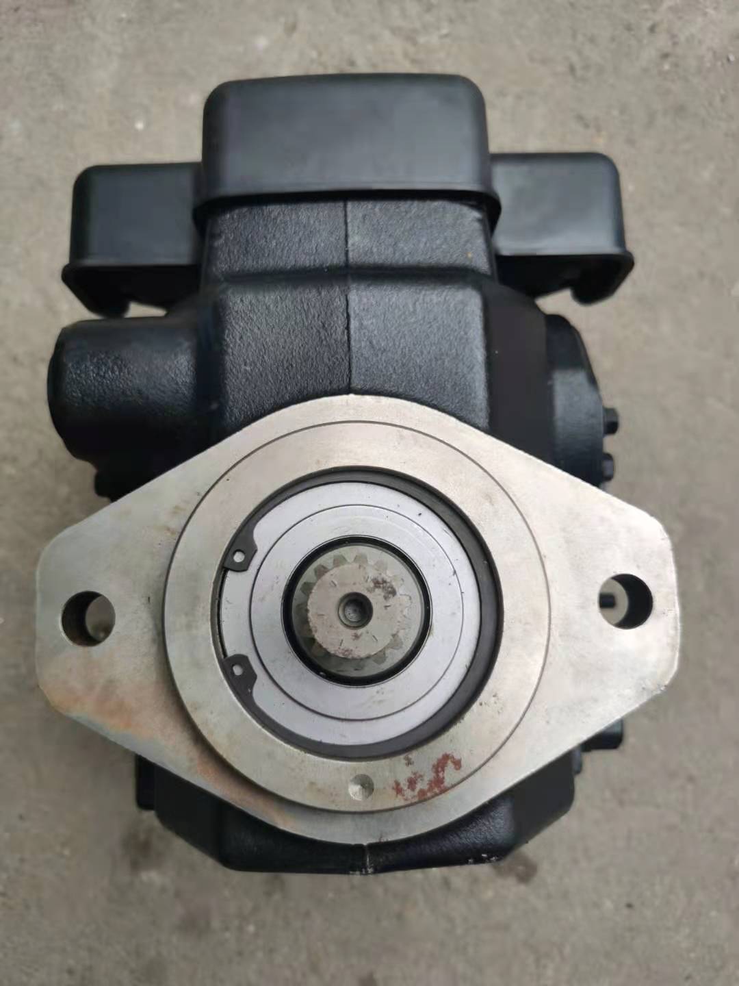 BMW asphalt paver walking pump plunger 05817498