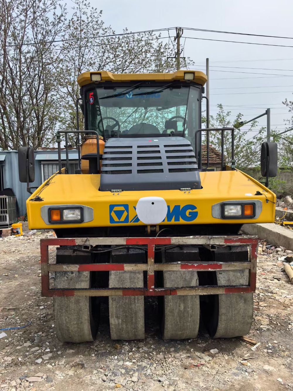 Second hand XCMG 303 rubber tire roller