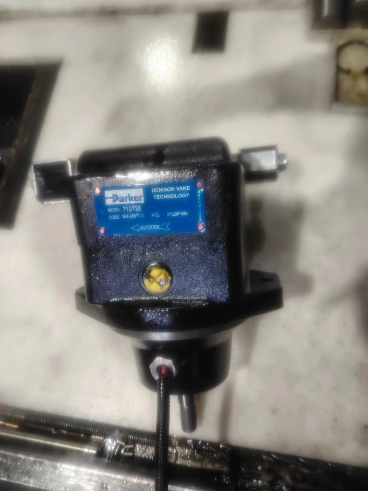 Excavator motor d64-88871-o, 712735