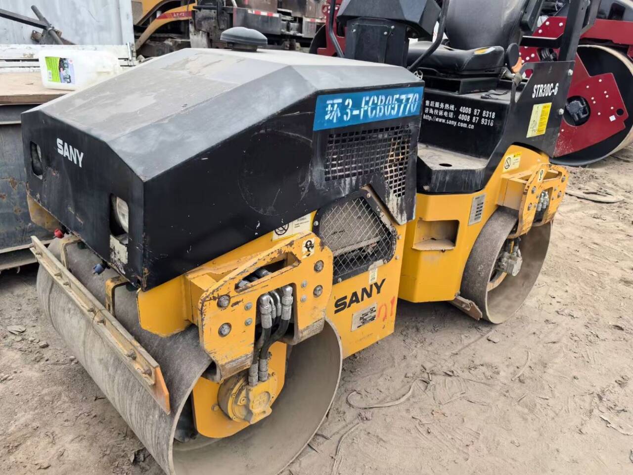 Used Sany 3-ton small steel wheeled roller, in goo