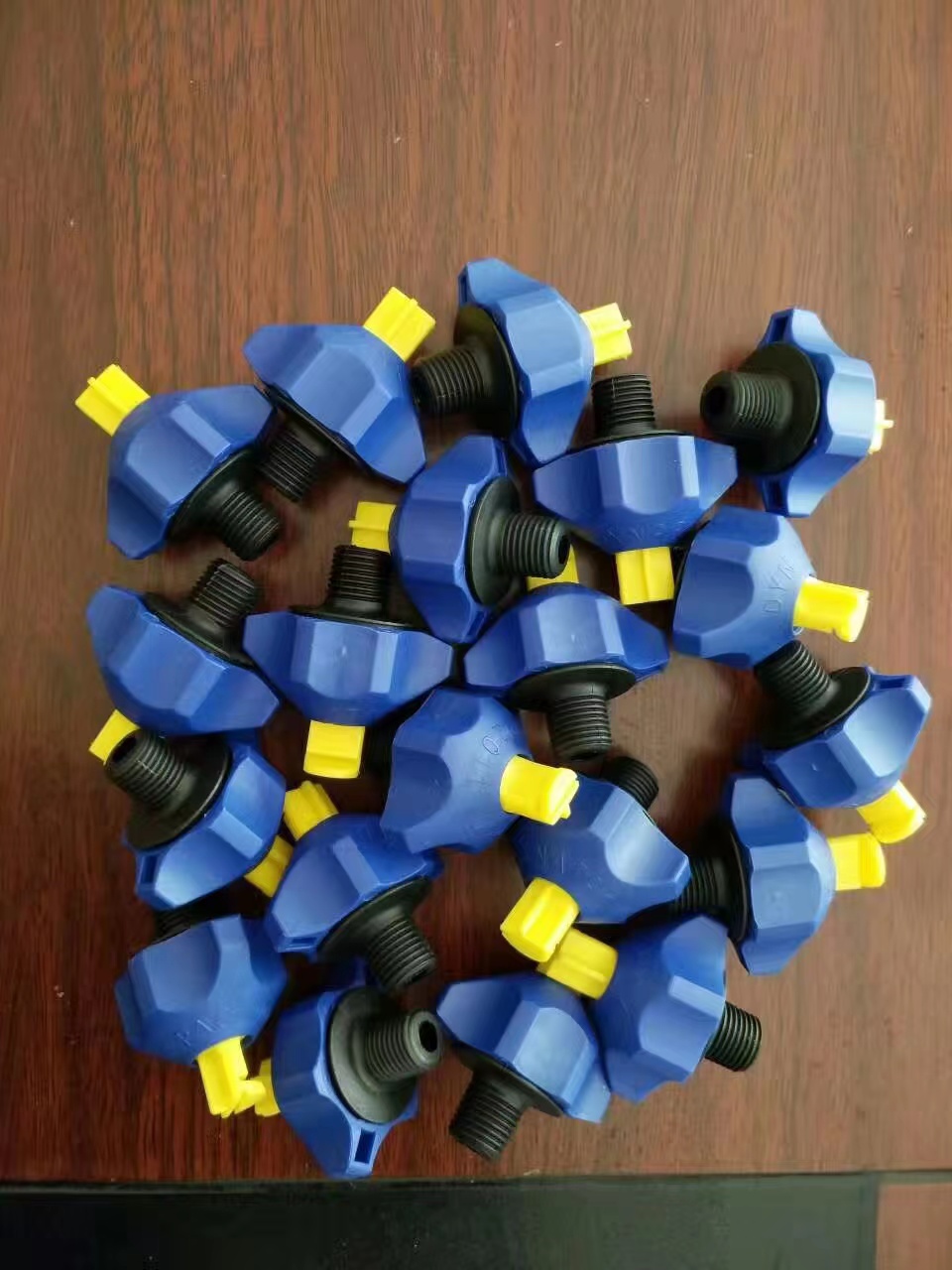 High -quality CC624 CC524 road roller Sprinkier sy