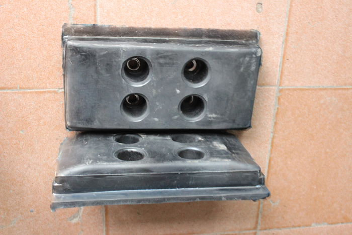 High quality S1800 S2100 Asphalt paver  rubber tra