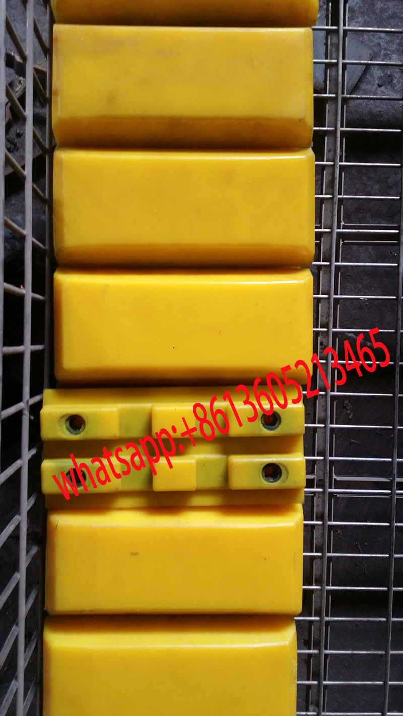 High Efficiency Asphalt Paver 300mm Trackpad/ Trac