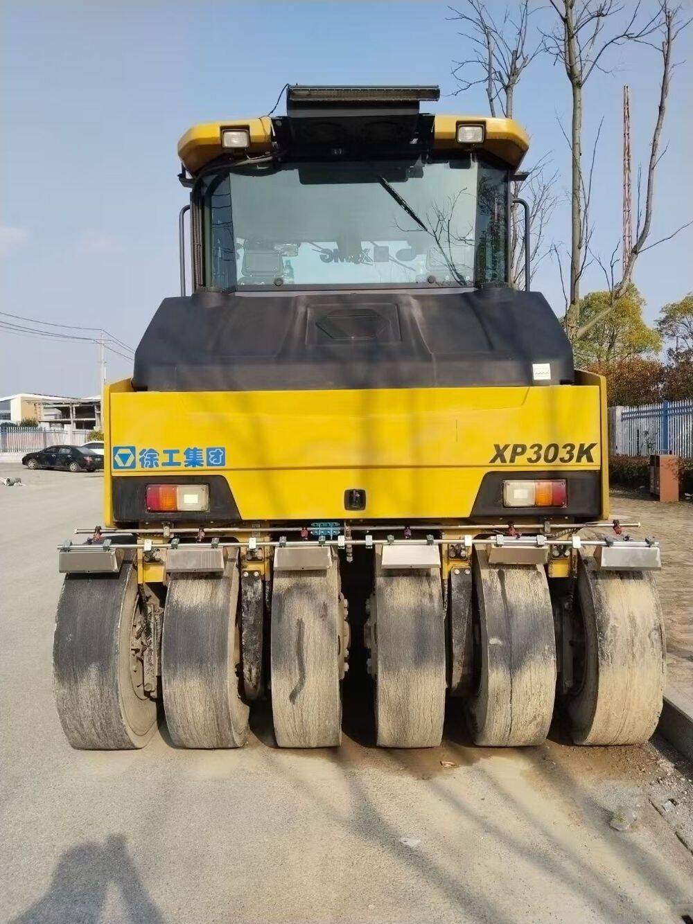 Second hand XCMG 303K rubber wheels