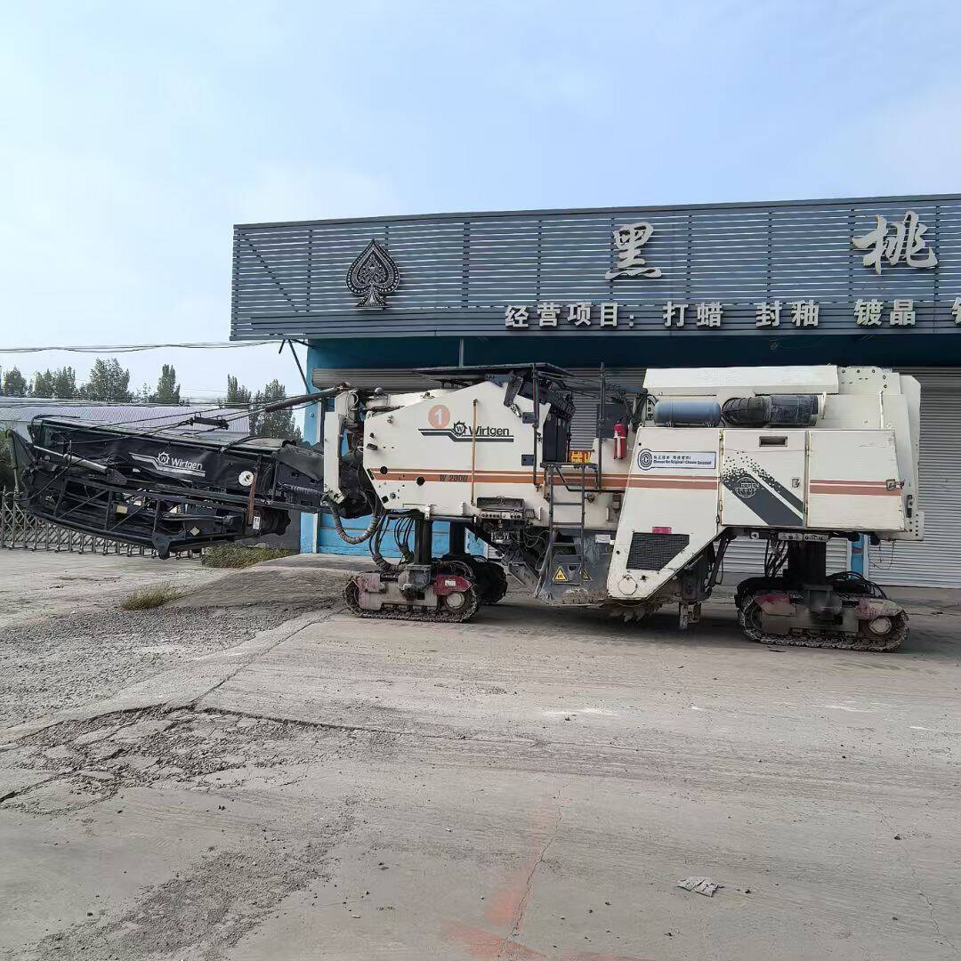 Used Wirtgen W2000 milling machine, in good condit