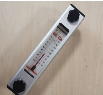 Hydraulic oil tank level gauge for imported paver 