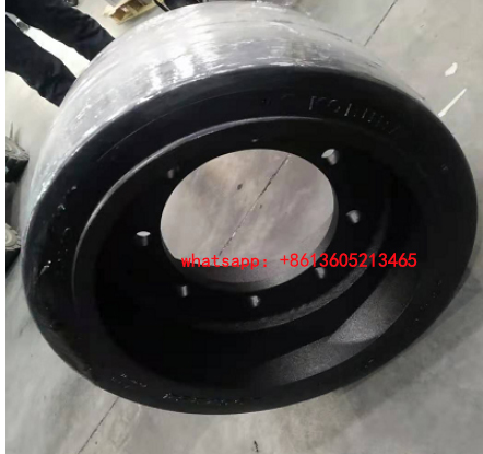 The front solid tires of the road milling machine 