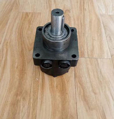 The motor for the feed belt of the W100 milling ma